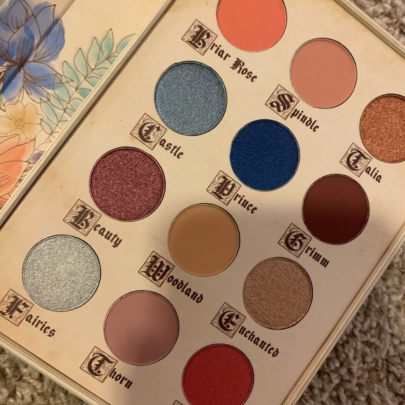 Brand new storybook eyeshadow - Picture 1 of 2